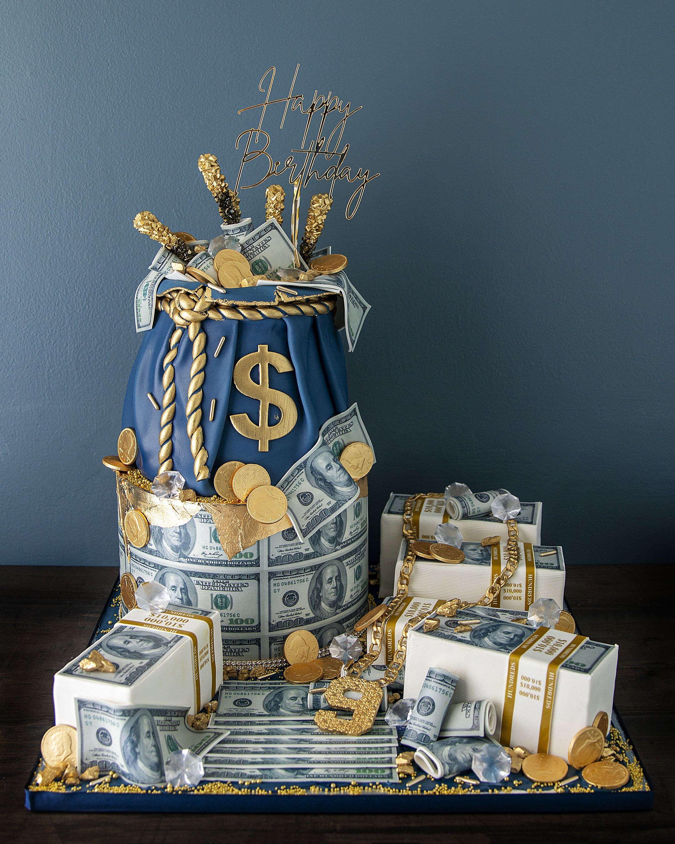 Money Cake with edible Chain, The make money cake.