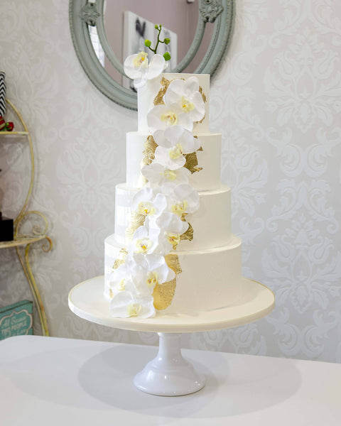 Minimalist gold wedding cakes are in & these are 9 of our favourites - Her  World Singapore